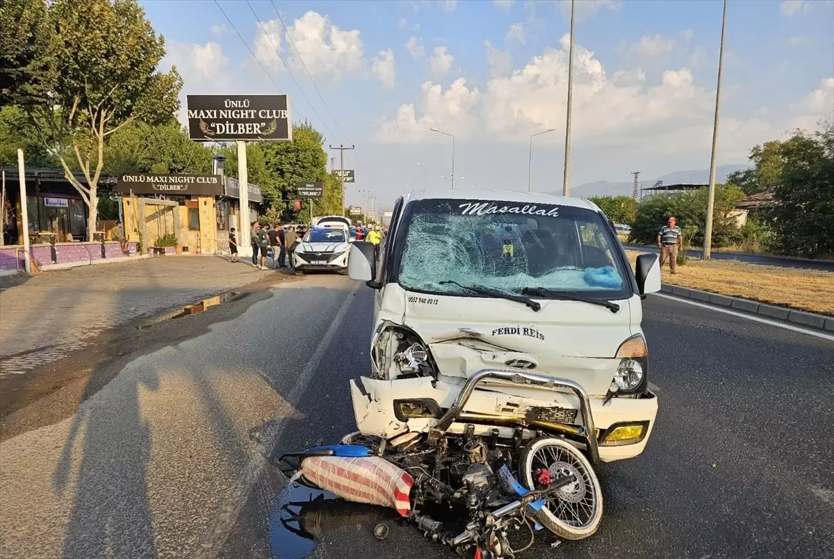 motosiklet-kazasinda-surucu-hayatini-kaybetti-qegiP5Tf.jpg